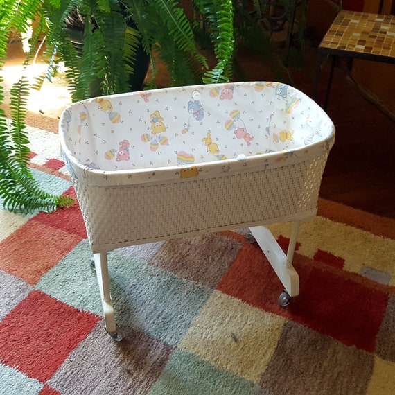 wicker bassinet with wheels