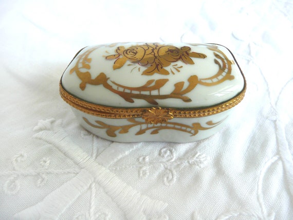 Vintage Limoges porcelain pill box - hand decorat… - image 1
