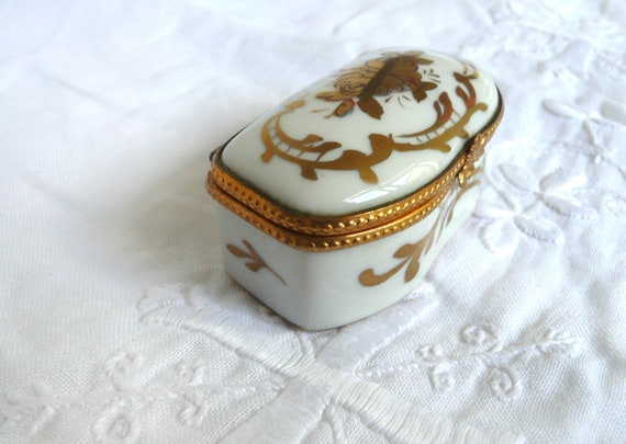 Vintage Limoges porcelain pill box - hand decorat… - image 6