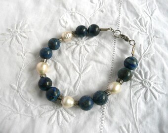 Lapis lazuli and shell bead bracelet - blue gemstone and mother of pearl bracelet - vintage bead bracelet - Asian bead bracelet