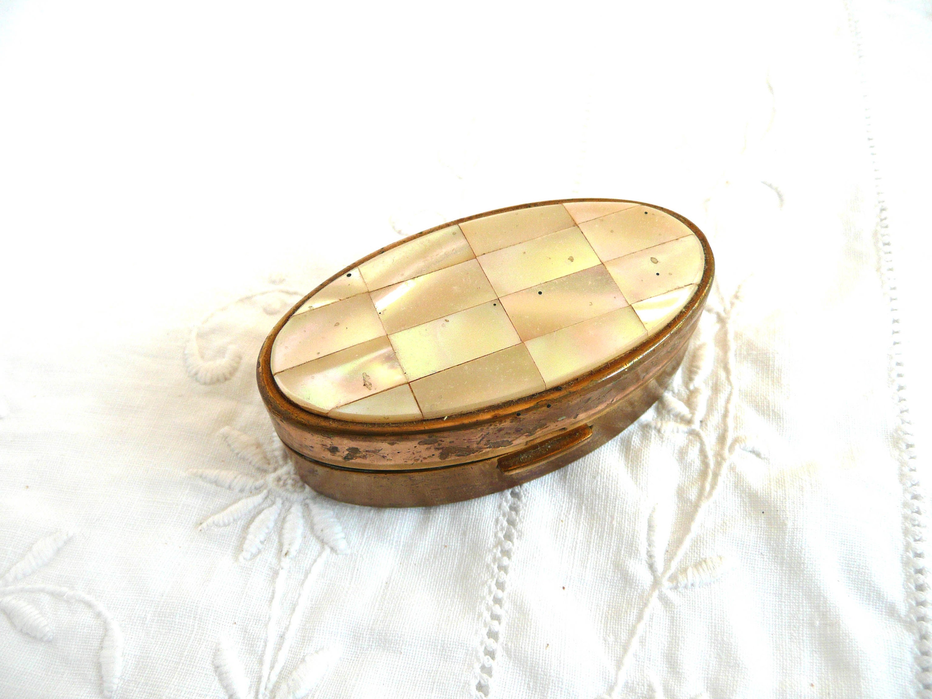 VINTAGE OVAL MAX FACTOR GOLDTONE LIPSTICK CASE with MIRROR