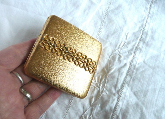 Vintage Avon powder compact - Avon square texture… - image 8