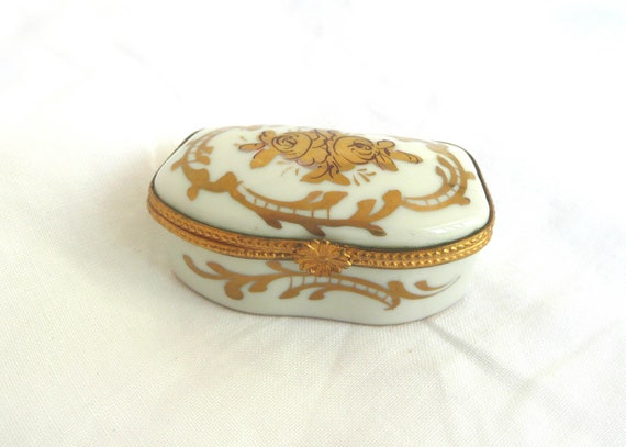 Vintage Limoges porcelain pill box - hand decorat… - image 4