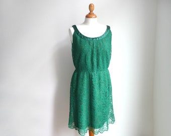 Vintage 1960s lace cocktail dress - 60s Rembrandt emerald green lace dress - mid century lace dress - pleated green lace dress