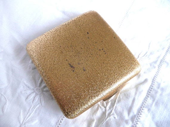 Vintage Avon powder compact - Avon square texture… - image 7