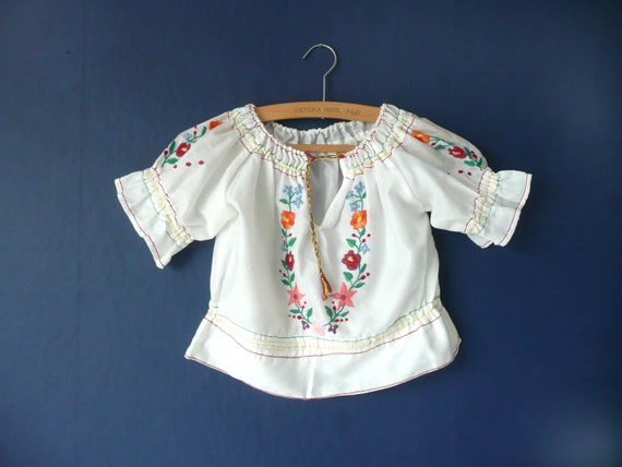 Vintage Hungarian blouse - hand embroidered East E