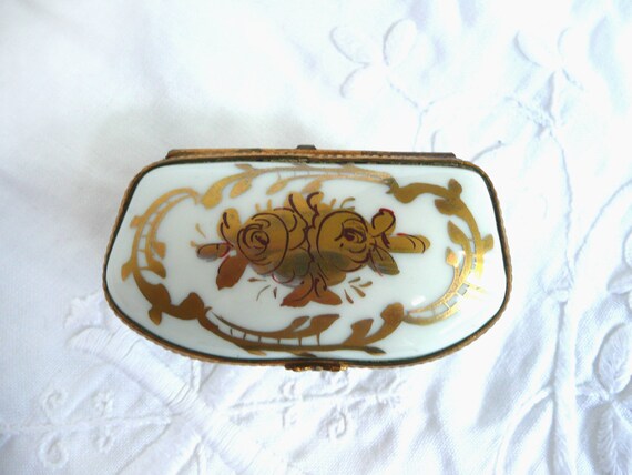 Vintage Limoges porcelain pill box - hand decorat… - image 2