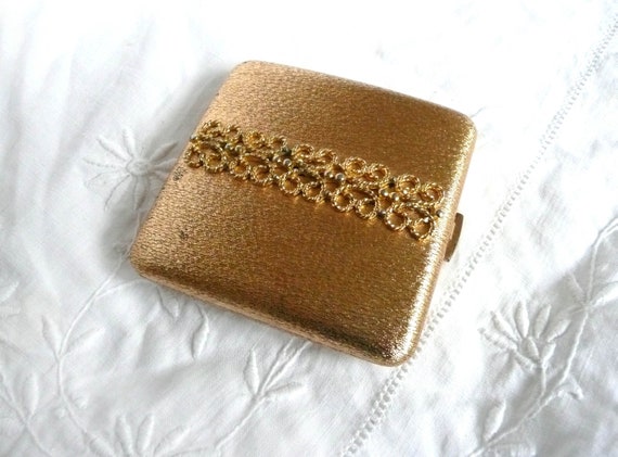 Vintage Avon powder compact - Avon square texture… - image 2