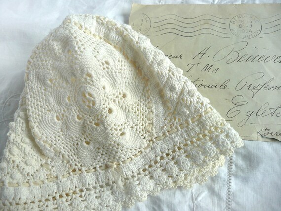 Antique hand crochet baby bonnet - antique cream … - image 1