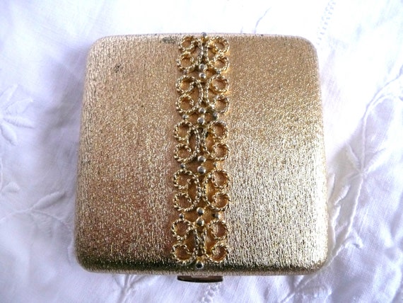 Vintage Avon powder compact - Avon square texture… - image 3