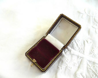 Vintage ring box - tooled red leather ring box - jewellers display box with silk and velvet interior
