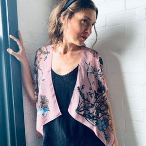 Boho Cropped Kimono, Light Pink Floral Kimono, Bathing Suit Cover Up, Bridal Shawl, Bohemian Sheer Beach Wrap, Festival Jacket