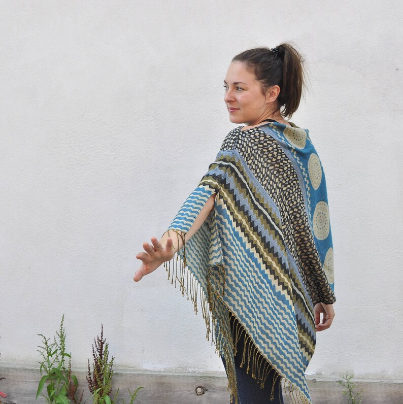 Draped Shawl Blue Multicolour Geometric Tribal Print Reversible Pashmina Poncho Shawl Scarf