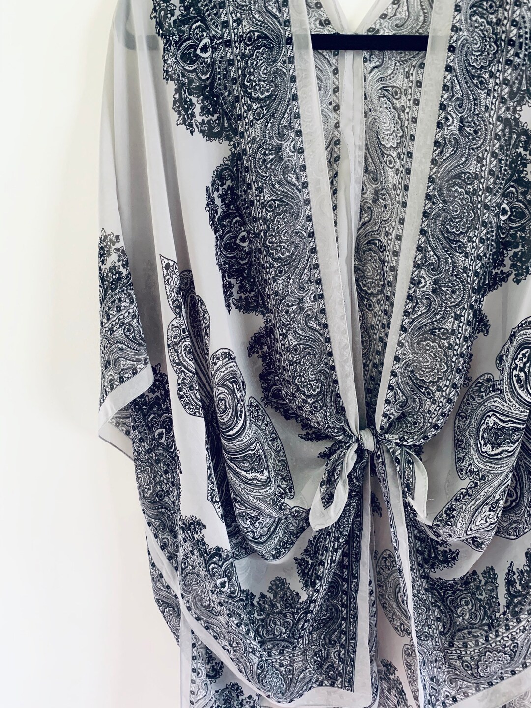 Bohemian Kimono: Grey and Black Paisley Filigree Kimono - Etsy