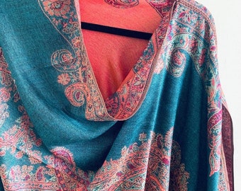 Bohemian Shawl, Two Tone Vibrant Paisley Reversible Poncho, Pashmina Shawl, Cover Up
