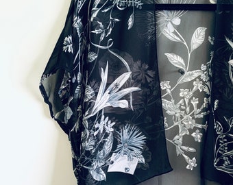 Kimono boho recadré, kimono floral noir et blanc, housse de maillot de bain, châle de mariée, enveloppement de plage Boho Sheer, veste de festival