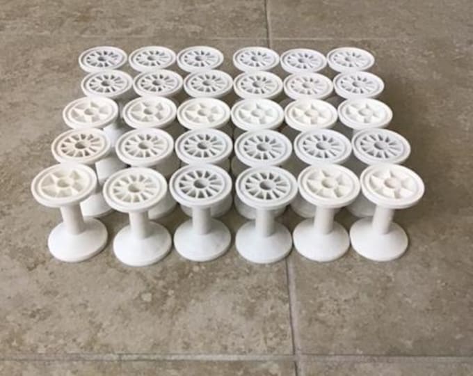 Crafters’ Delight: Set of 30 Empty Plastic Thread Spools for DIY ...