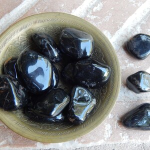Black Onyx Tumbled Stone