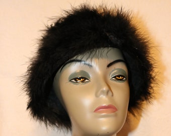 Vintage Black Ostrich Feather Cloche Hat - Unmarked - Good Condition