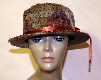 1960s Pheasant Feather Hat  - Unmarked - Good Condition  - Copper Satin Hat Band - Velvet Hat