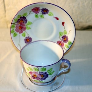 Tasse à thé et soucoupe florales Phoenix Chine vintage - Peint à la main en Angleterre