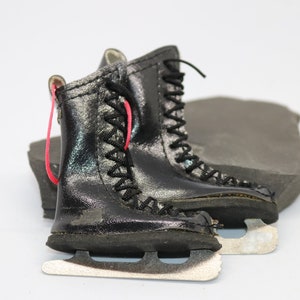 Doll Ice Skates - Metal Blades - Unmarked
