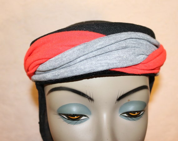 1960s Black Gray Red Knit Pillbox Tie Hat- Excell… - image 2