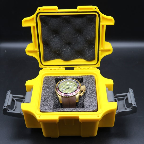 Invicta Pro Diver "Tritnite" Night Glow Dive Watch en caja original - Movimiento Japón - Caja de acero inoxidable - 100M Resistencia al agua