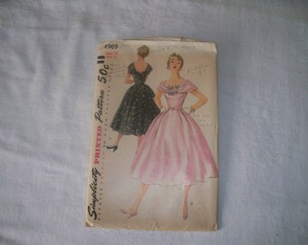 1950s Simplicity Dress Pattern - 4969 - Size 14  - Cut Complete