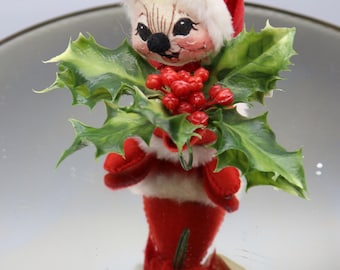 Vintage 1965 ANNALEE Mouse with Holly - Original Tag - Pre-Owned - Vintage Christmas