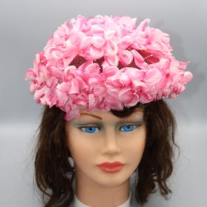 1950s/60s Pink Silk Floral Pillbox Hat- Excellent Condition - Unmarked