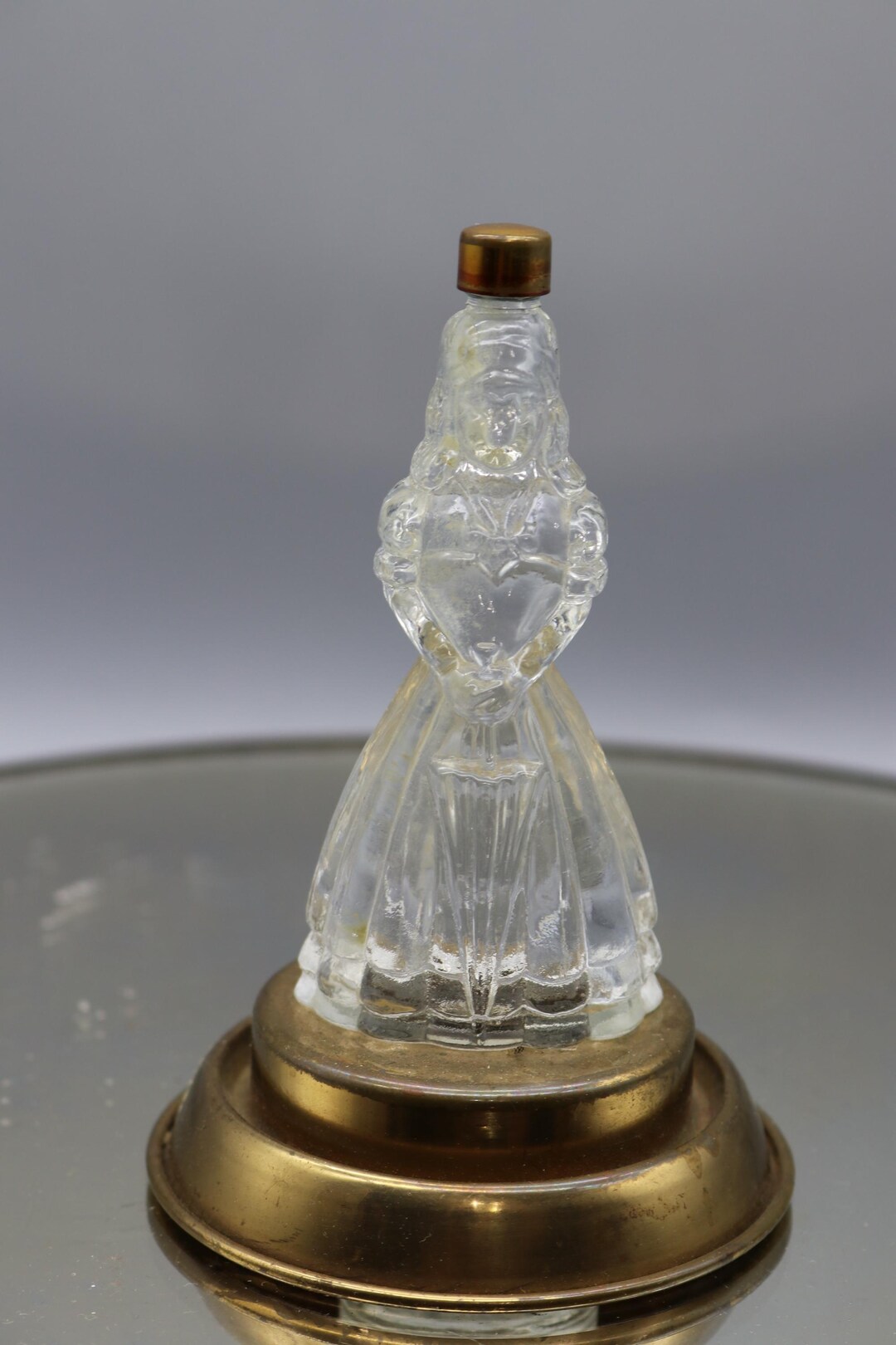 ヴィンテージ香水　Yesteryear perfume Vintage Yesteryear Perfume Figural Perfume Bottle: Molded 1940s