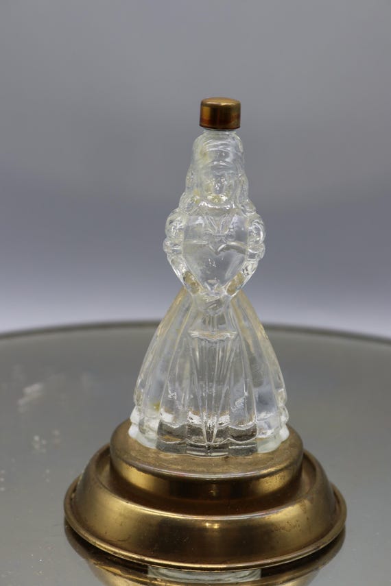 ヴィンテージ香水　Yesteryear perfume Vintage Yesteryear Perfume Figural Perfume Bottle: Molded 1940s