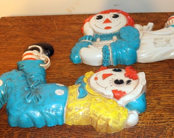 Vintage Raggedy Ann & Andy Plastic Wall Plaques - 1970s Kid's Decor
