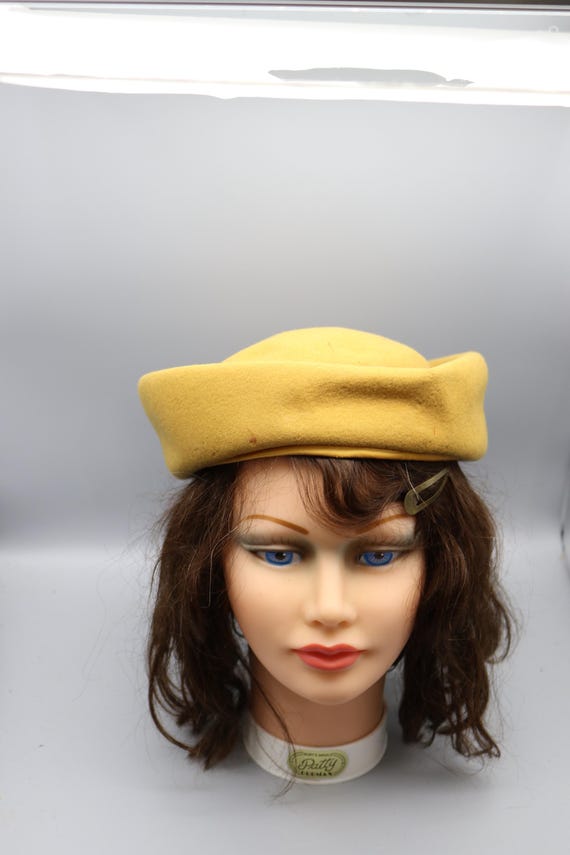 Vintage Glenover Henry Pollak New York 100% Wool Cloche Beret Hat Vintage Glenover Wool Hat by Henry Pollak New York. Crescent  main image 2