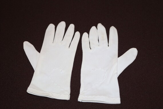 Vintage Little Girl's White Gloves - 1950s - Nylo… - image 3