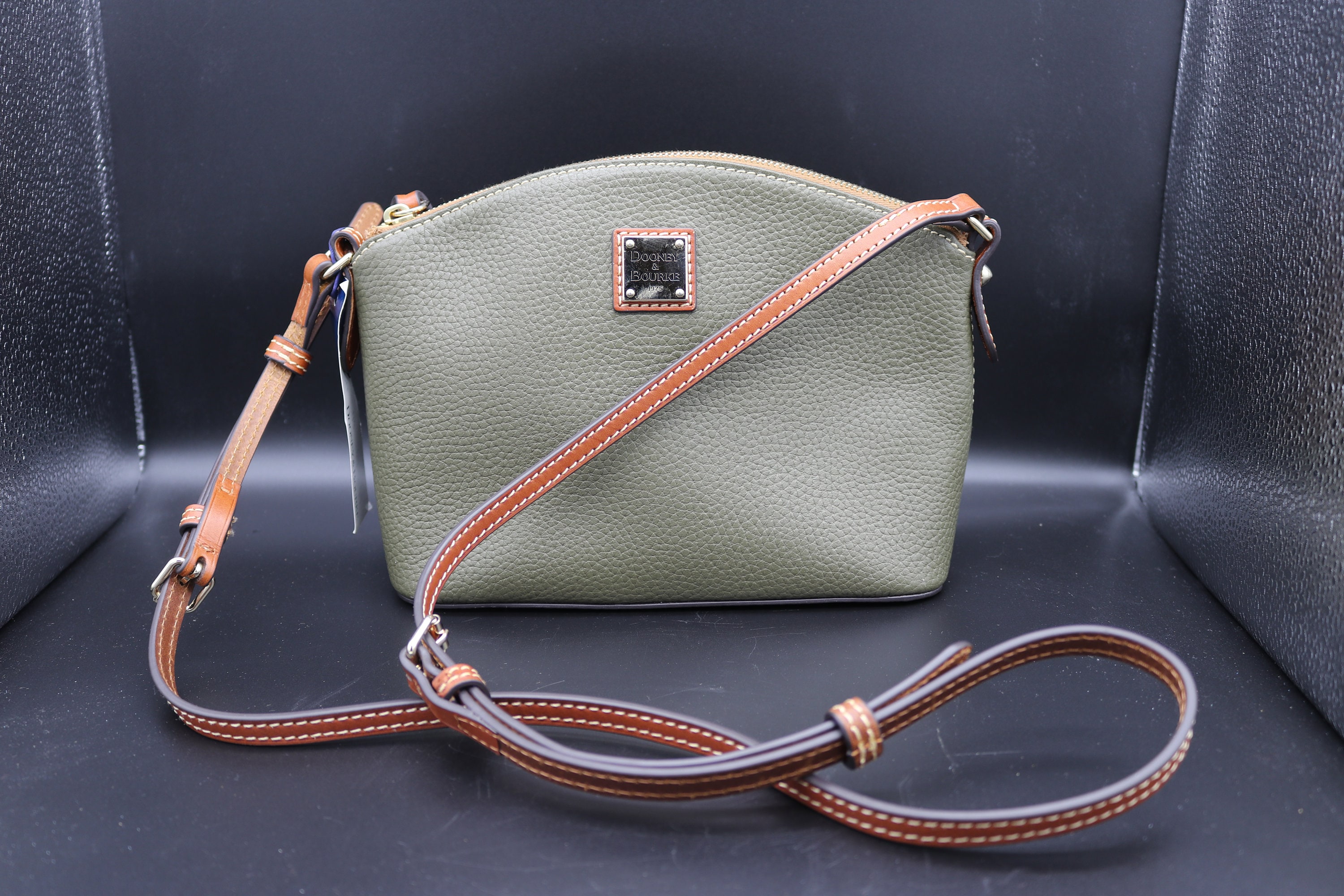 Bag Review: DOONEY CAMERA ZIP CROSSBODY BAG in Olive Green