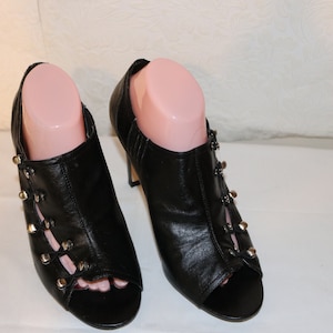 Vintage Ann Marino &quot;Heirloom&quot; Booties - Shoe Boots - Black - Leather - Rubber Sole - Size 10M