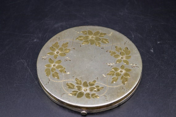 Vintage Floral Etched Loose Powder Compact - Extr… - image 1