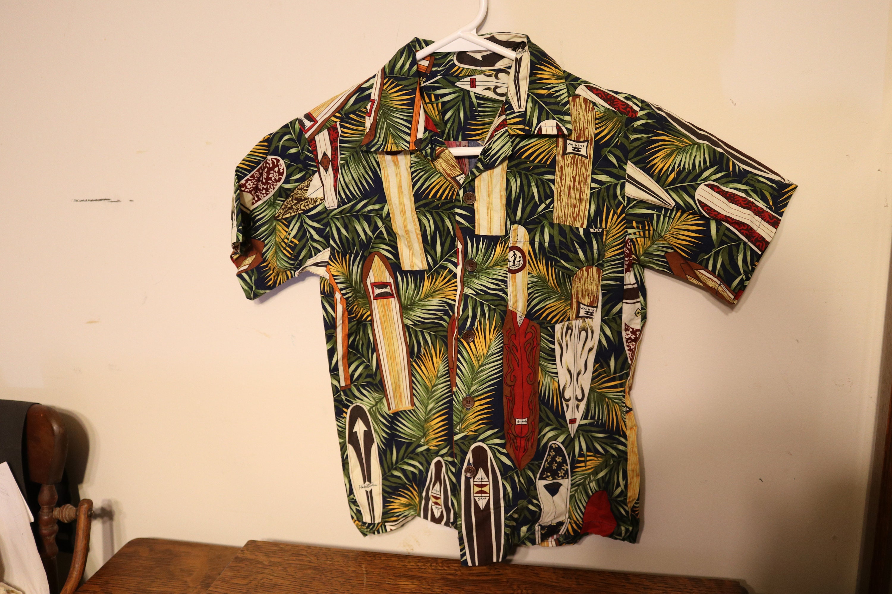 AntiqueologyToday Vintage RJC Boy's Hawaiian Shirt - Size 8 - NOS - Surf Board Shirt - Buttons Marked RJC Ltd Hawaii - No Tag, Removed - 100% Cotton AntiqueologyToday Vintage RJC Boy's Hawaiian Shirt - Size 8 - NOS - Surf Board Shirt - Buttons Marked RJC Ltd Hawaii - No Tag, Removed - 100% Cotton