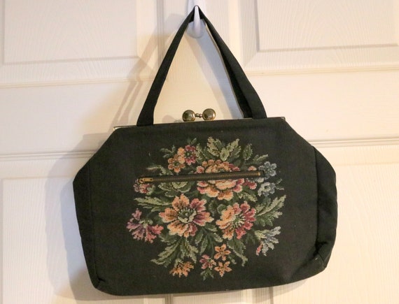 Vintage Black Tapestry Handbag Purse - Kiss Clasp… - image 4
