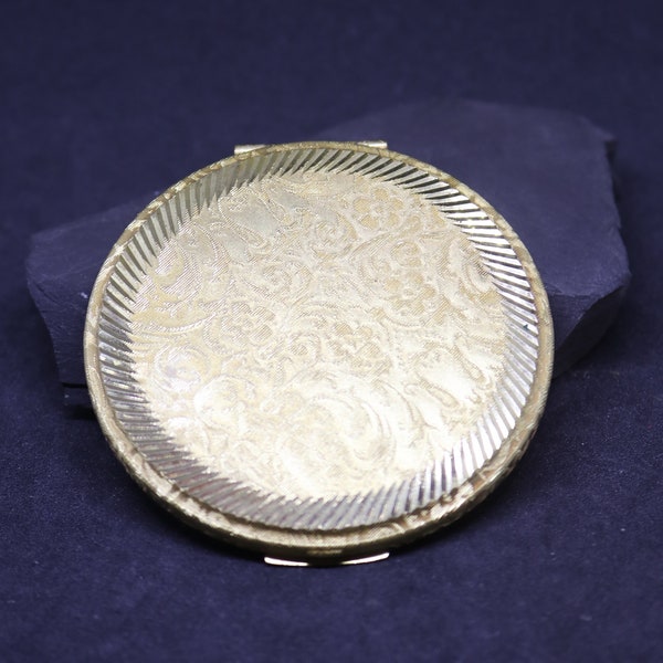 Vintage Volupte Diamond Cut Powder Compact - 1940s - Made in USA - Hollywood Regency - Goldtone