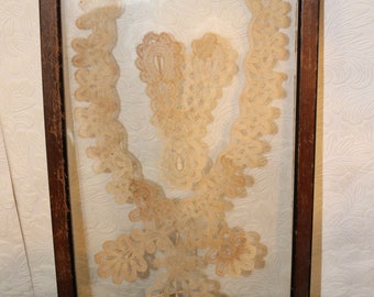 Vintage Lace Collar Under Glass: Wooden Framed Vanity Tray