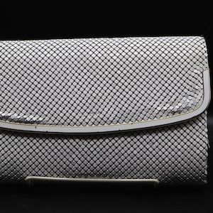 Vintage White Metal Mesh Purse handbag - Clutch - Shoulder Bag - Unmarked - Leather Linen Interior