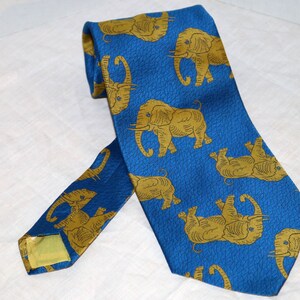 Cravate Danbury des années 1970 pour hommes - motif éléphant - grande largeur - 100 % polyester - WPL 6141