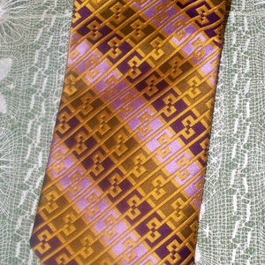 des années 1970 Britannia hommes cravate - violet d&#39;olive d&#39;or motif graphique - grande largeur - 100 % Polyester