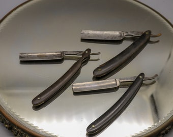 Lot von 3 Vintage Rasiermessern – Zelluloidgriffe – Trade Cutlery Co – Brantford Cutlery Co – Mawcroft & Pearson's Razors Warranted