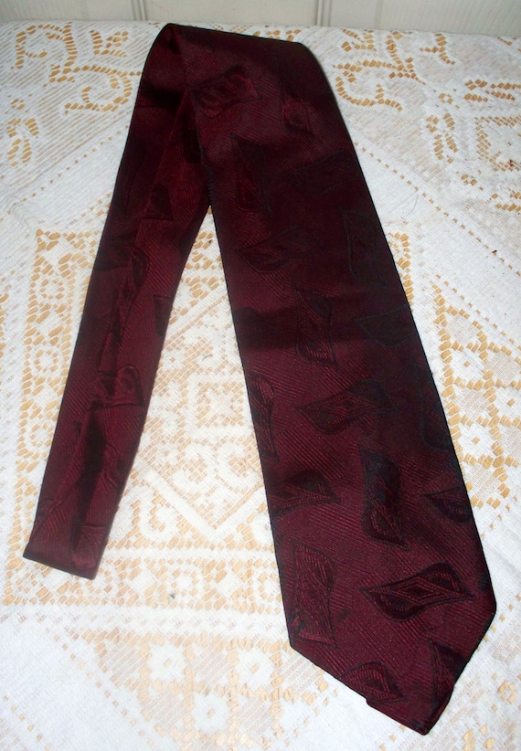 Vintage Valentino Cravette Men's Tie - Made in Ita