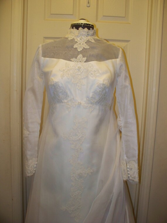 1960s Ivory Wedding Gown - Wedding Dress - An Ori… - image 2