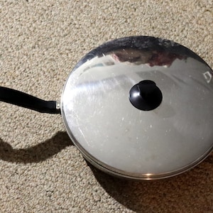 Vintage Farberware 10&quot; Skillet mit Deckel - Frypan - Aluminiumverschluss Edelstahl
